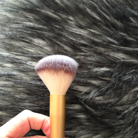 I sac Mizrahi face brush- brand new - Picture 3 of 10